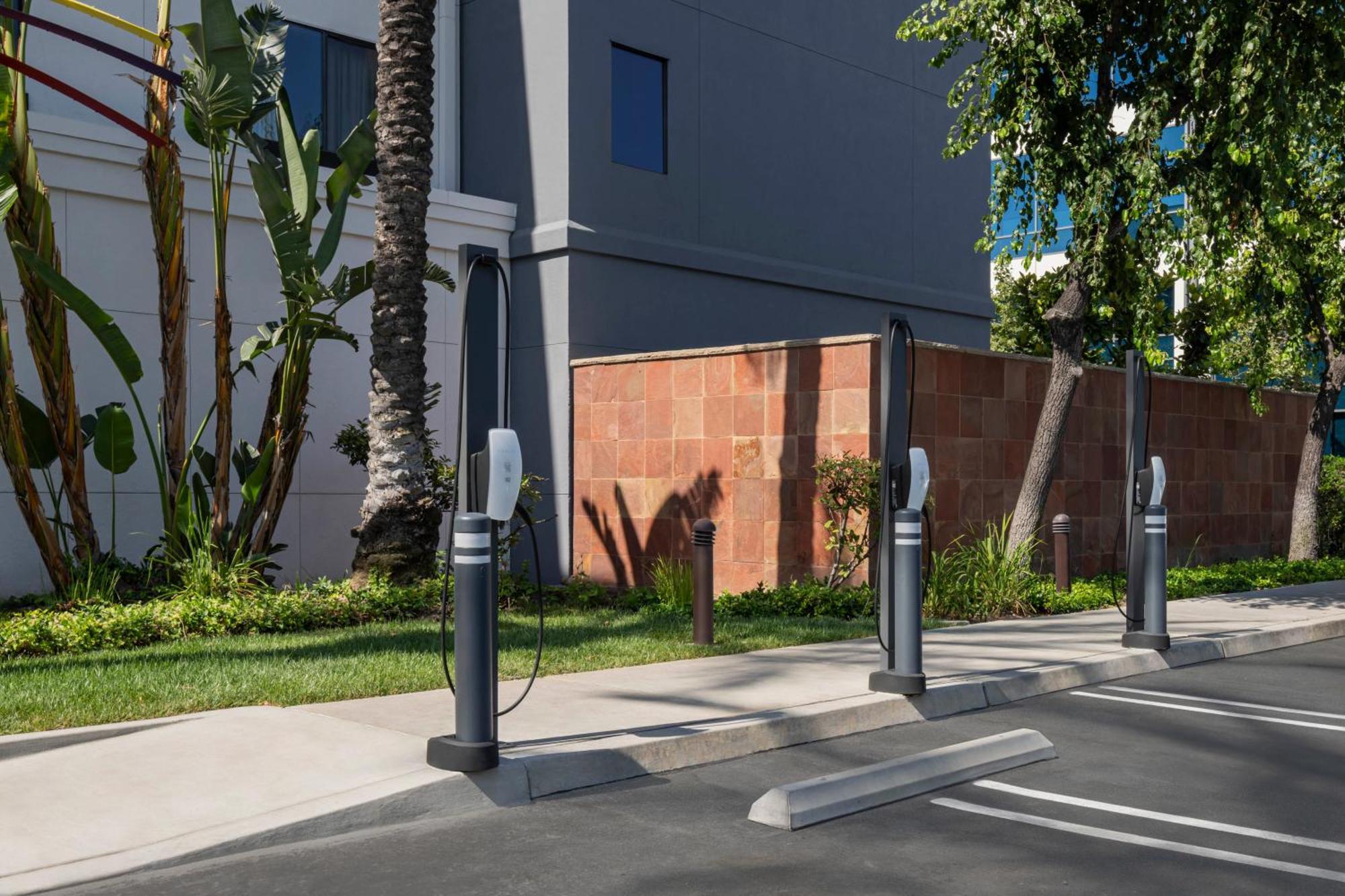 Courtyard Los Angeles Burbank Airport Екстериор снимка