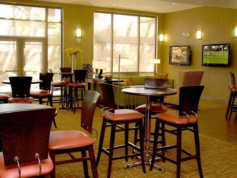 Courtyard Los Angeles Burbank Airport Екстериор снимка