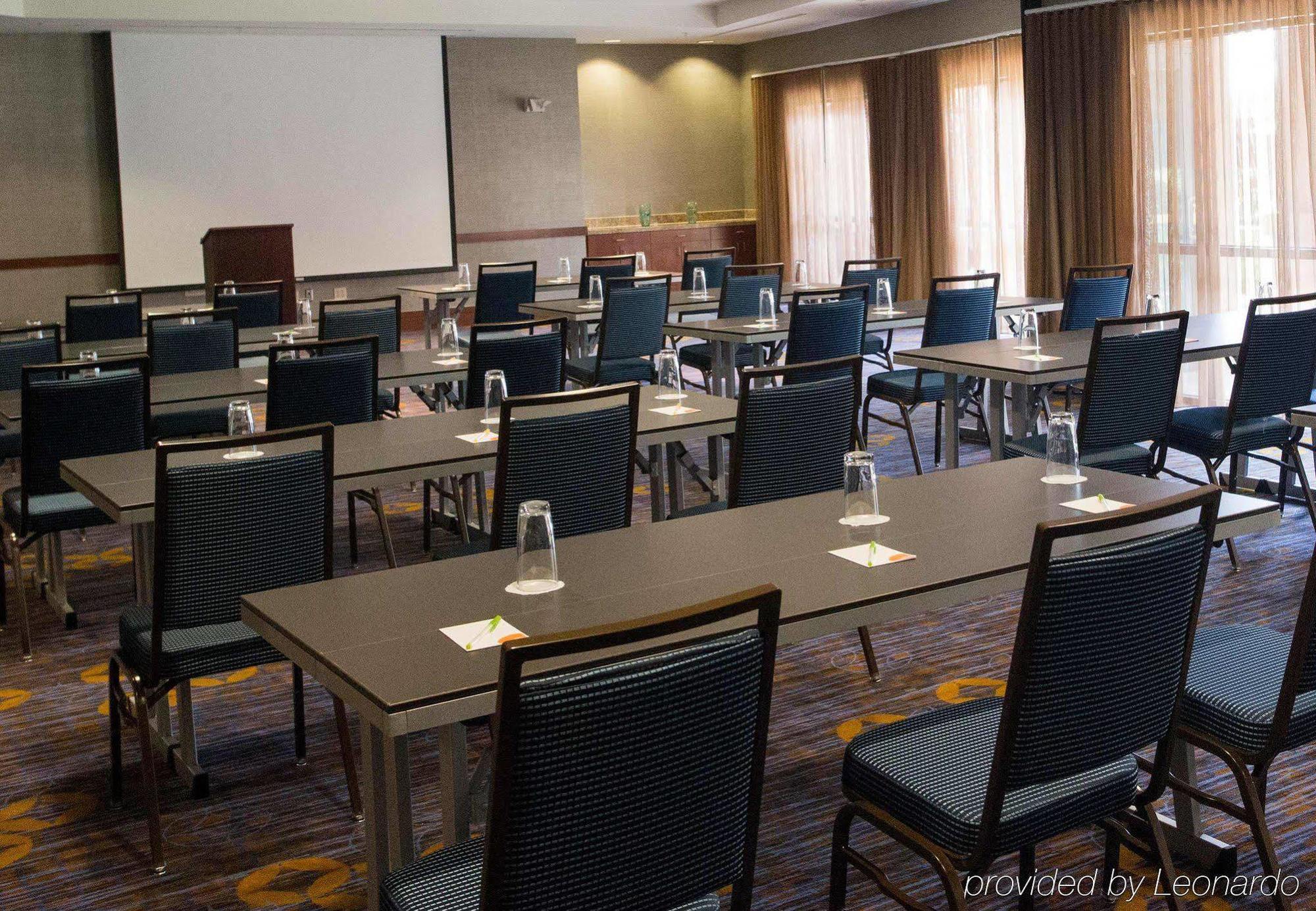 Courtyard Los Angeles Burbank Airport Екстериор снимка