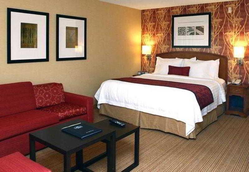 Courtyard Los Angeles Burbank Airport Стая снимка