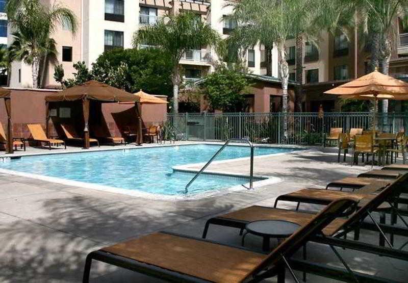Courtyard Los Angeles Burbank Airport Съоръжения снимка